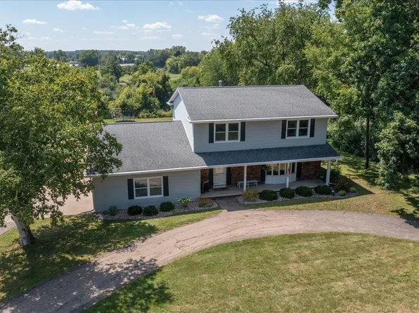 1785 Crown Dr, Oshkosh, WI 54904