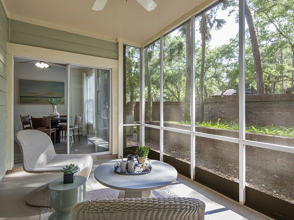 Private screened patio