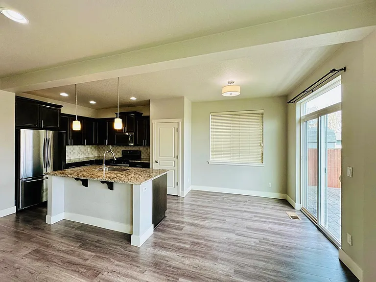 1328 SE 72nd Ave — Photo 8