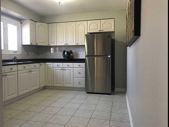 2nd image of 40 Carlingwood Ct