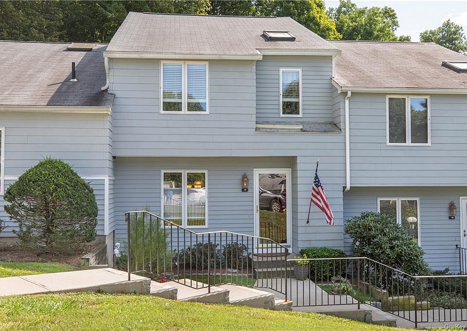 1st image of 41 Maple Hill Dr