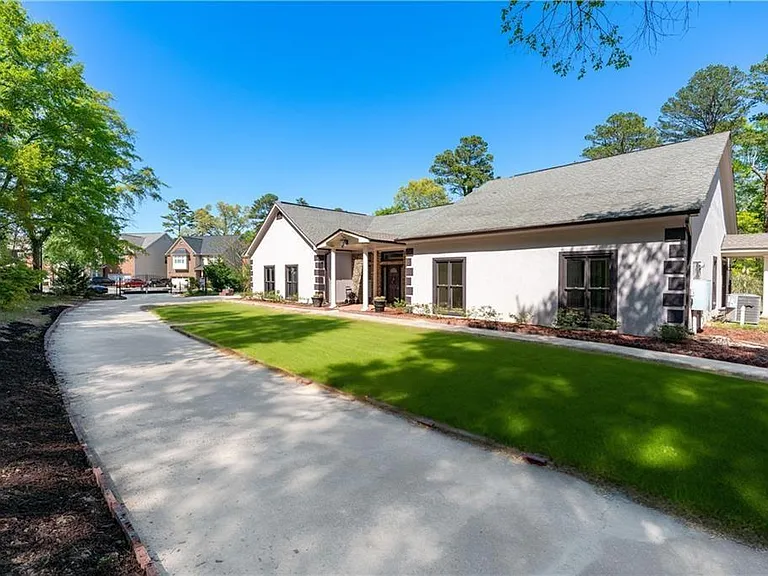 2320 Copper Trail Ln — Photo 4