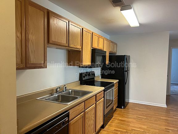 4th image of 376 S Kerr Ave #301
