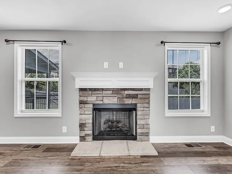 843 Crestone Ln — Photo 11