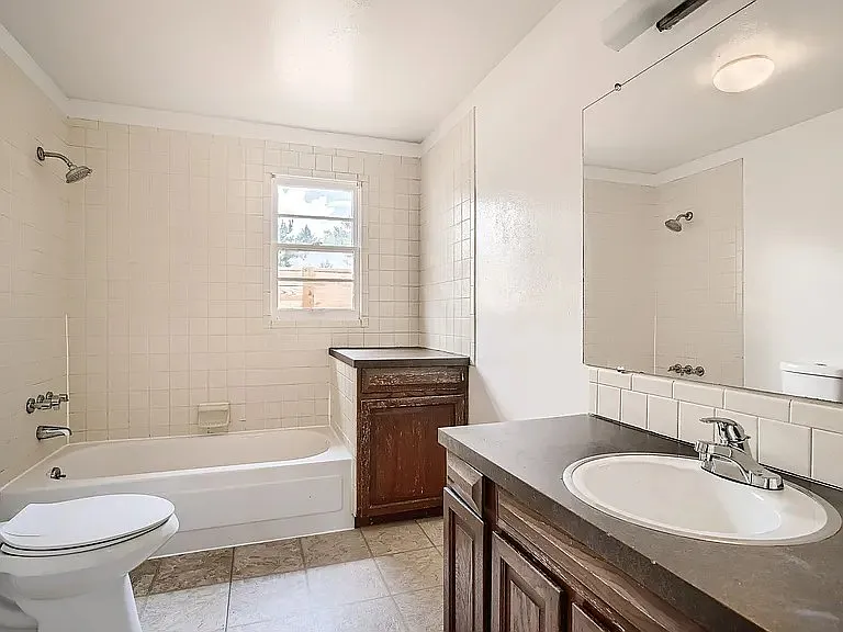 2135 Norwood Ave — Photo 18