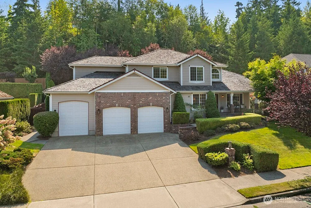 1803 Brookmonte Drive SE photo 1