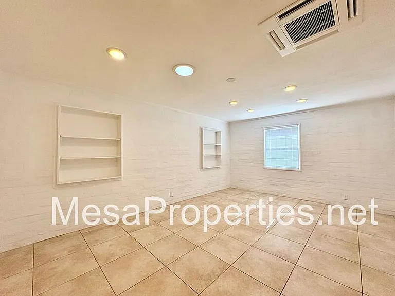 1480 N Mills Ave #BACK HOUSE — Photo 8