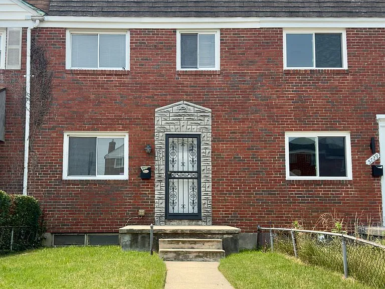 5731 Denwood Ave — Photo 1