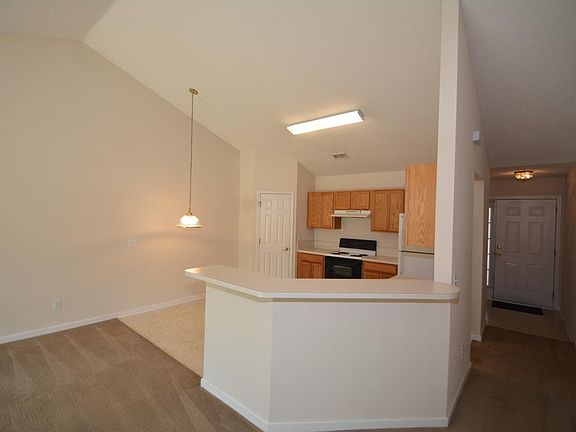 4th image of 35 Regent Ln #A