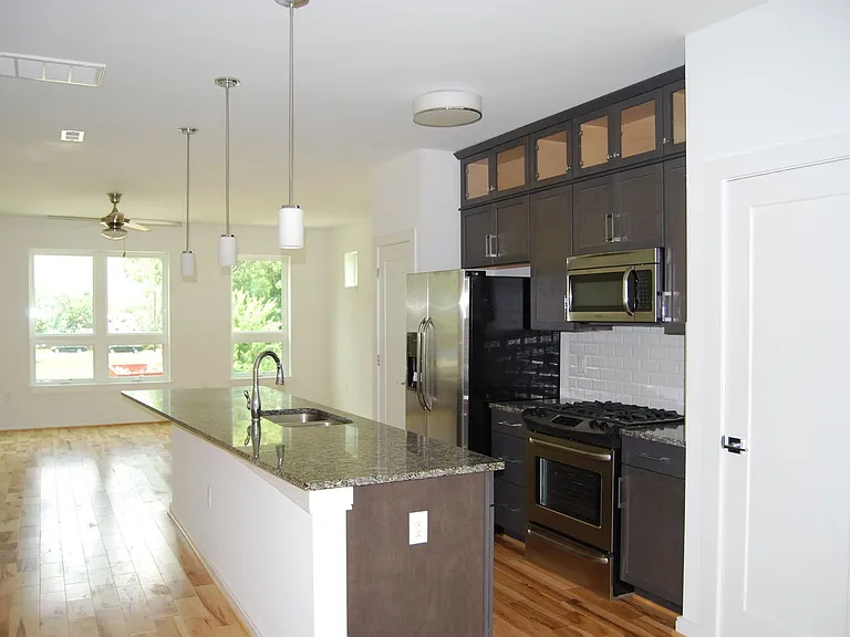 1109 Porter St — Photo 10