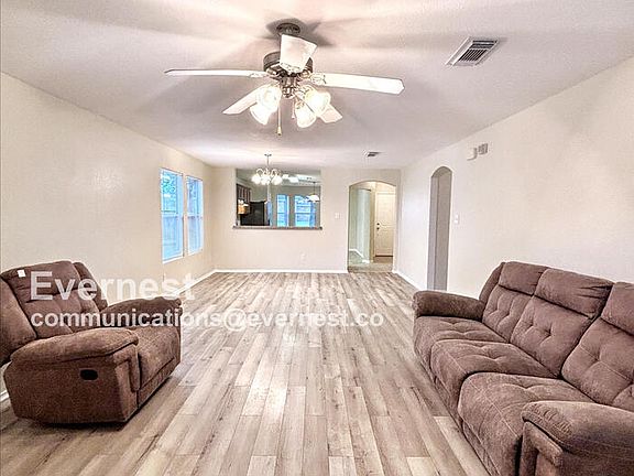 5th image of 122 N Golden Oak Dr