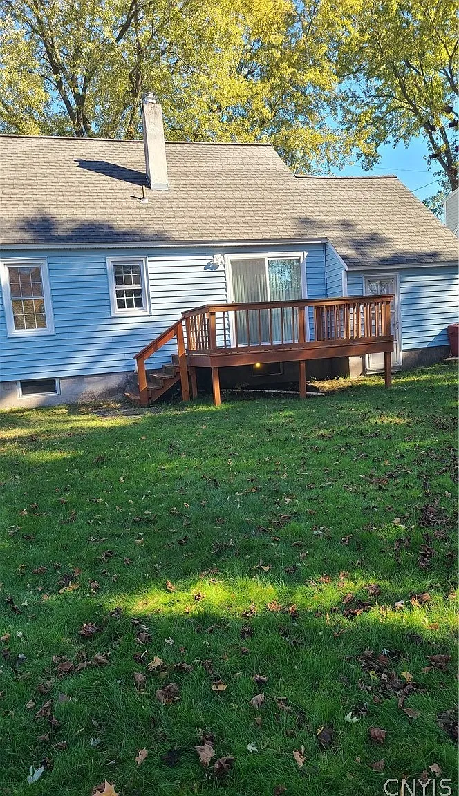 3 bed, 1.0 bath, 1152 sqft, $2,200 — Photo 2