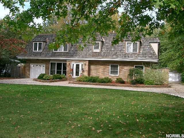 5 BEDROOMS 3 FULL BATHS