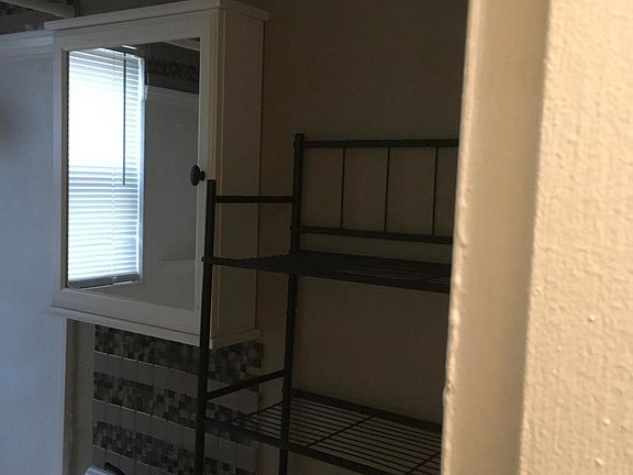 2nd image of 2109 Askew Ave #Duplex