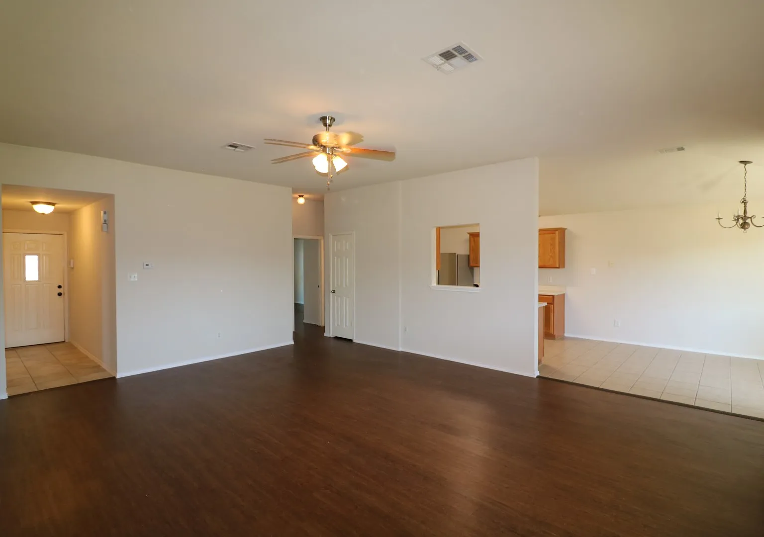 3 bed, 1554 sqft, $1,575 — Photo 4
