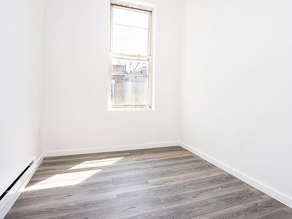 3rd image of 30 Oakland Pl Floor 2