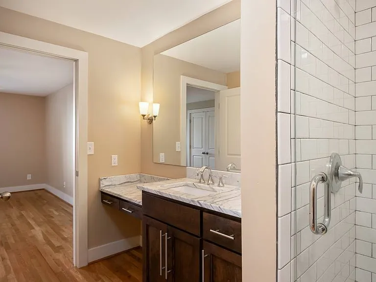 4060 McGee St — Photo 12