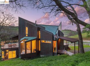 410 Meadow View Ln, Clayton, CA 94517