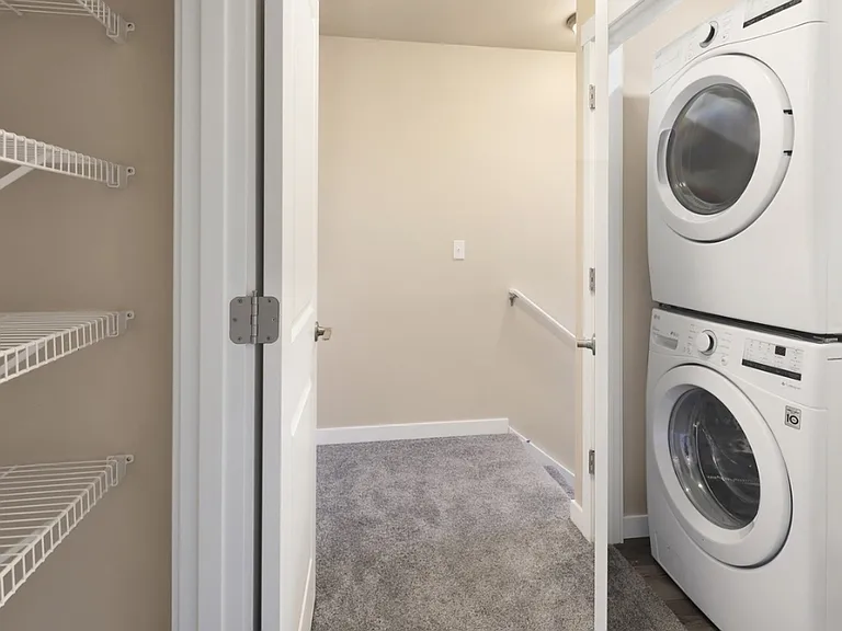 2209 Dejong Dr — Photo 9