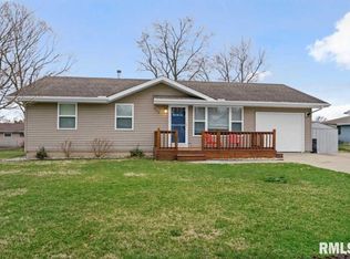 310 E State St, Tremont, IL 61568