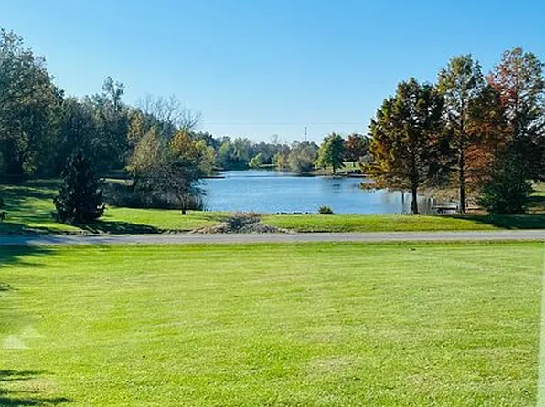 267 Lacy Rd, Elkville, IL 62932