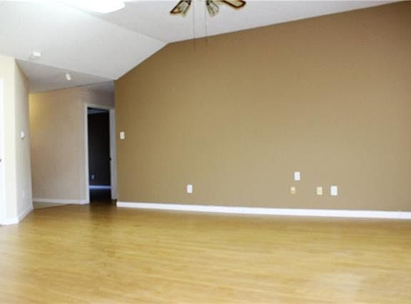 5th image of 209 E Schreiber St