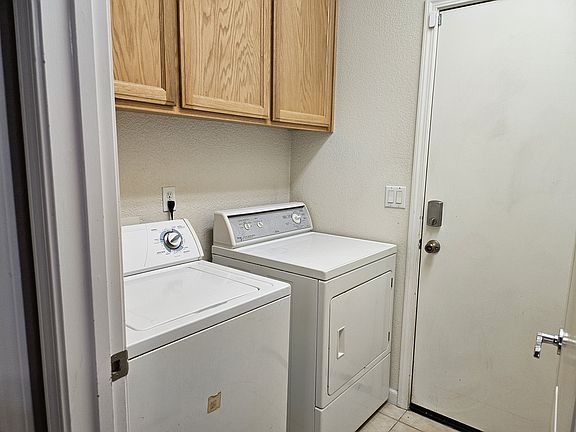 4th image of 2159 Horseshoe Glen Cir