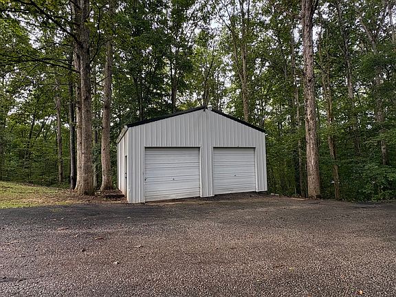 4th image of 2636 Country Club Rd