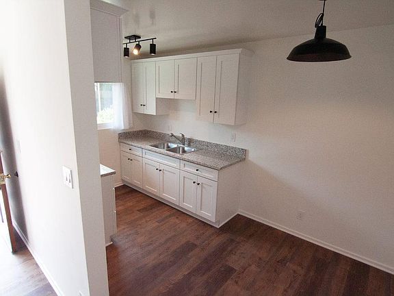 2nd image of 3025 Glenhurst Ave #2