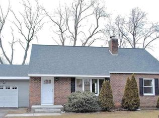 36 Parkwood Dr, Albany, NY