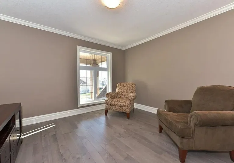 3135 Pincombe Dr — Photo 7