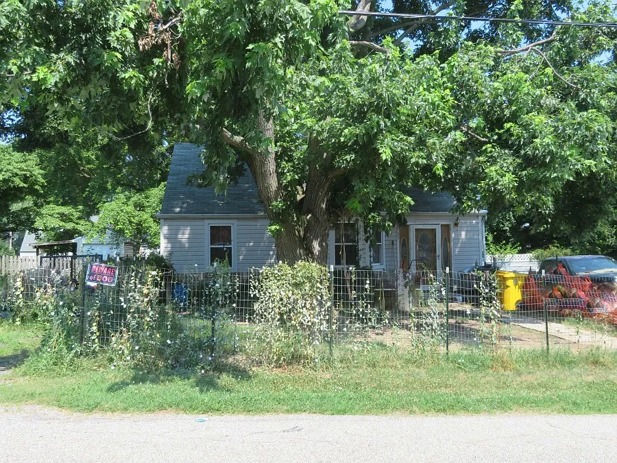 214 Arundel Rd photo 1