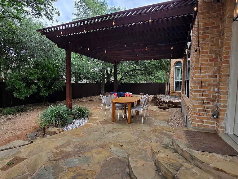 8208 Endeavor Cir — Photo 23