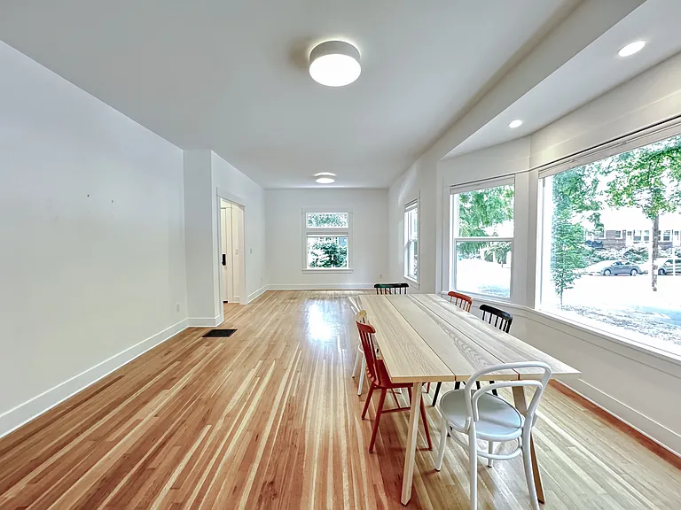 532 NE 29th Ave — Photo 9