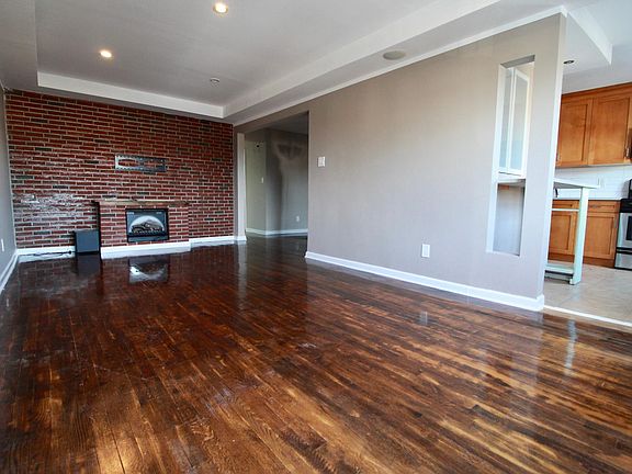 2nd image of 7515 Penelope Ave #2TOP