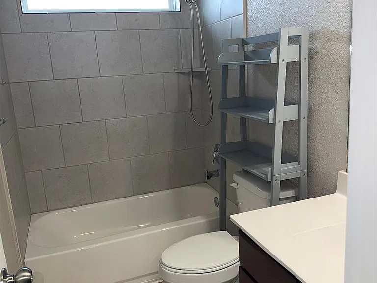2227 Sanders Brook Dr — Photo 5