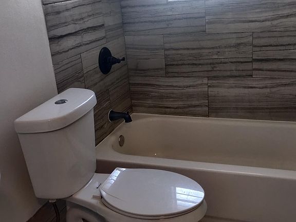 4th image of 1025 Cadillac Dr