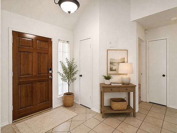 2nd image of 2813 Creekwood Ln