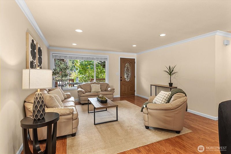 5th image of 13204 60th Drive SE