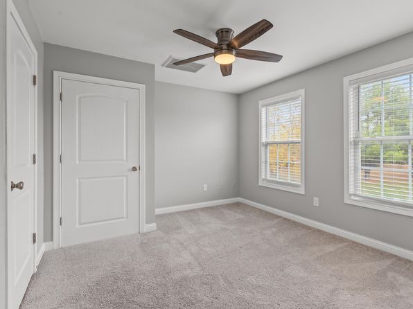 lexington-kentucky-446956486 picture