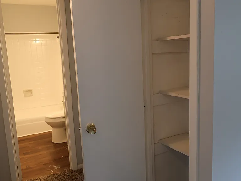 205 Long St #2 — Photo 20