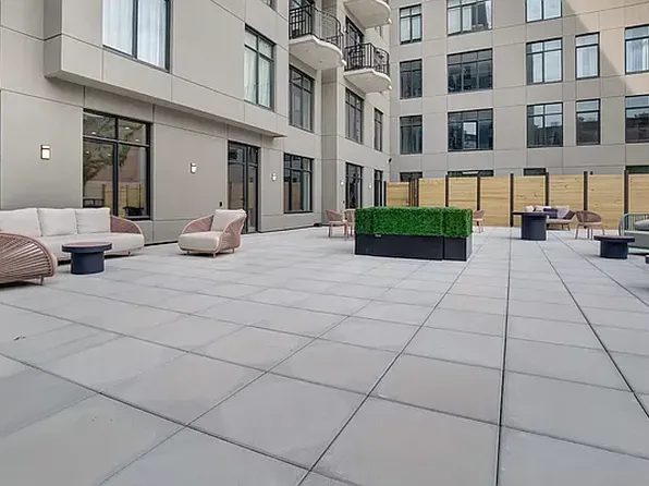 875 4th Avenue image 16 of 24