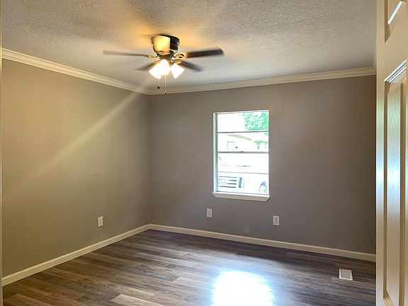 5th image of 315 Beech Grove Dr