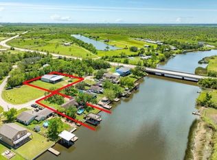 131 Bastrop Bayou Dr, Angleton, TX 77515