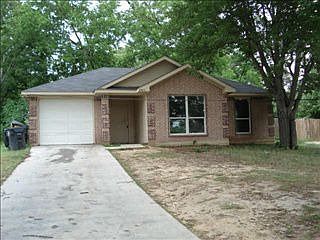 2nd image of 2811 Persimmon Rd