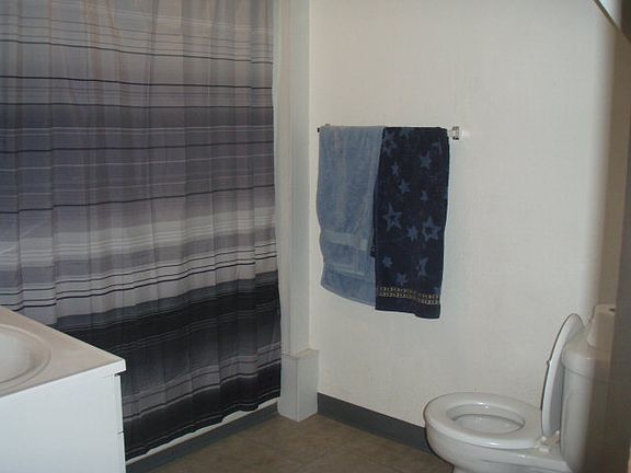 5th image of 491 N Water Ave