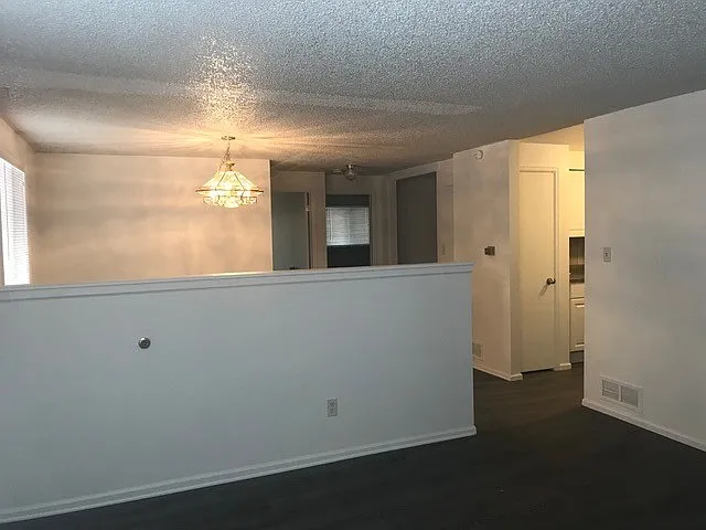 1732 Cambridge Dr — Photo 5