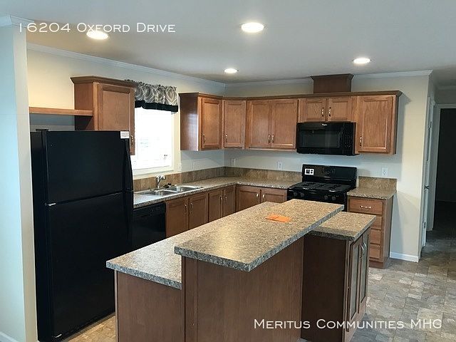 1st image of 16204 Oxford Ct