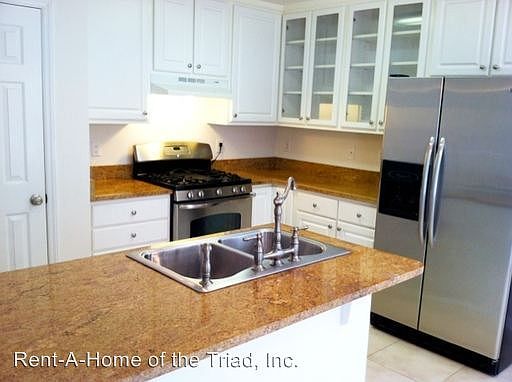 2nd image of 8 Country Walk Ln