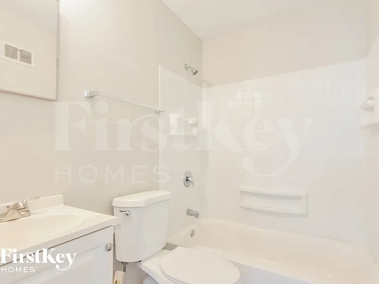 170 Saint Edward Ln — Photo 10